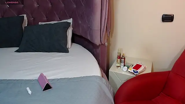 Snapshot of AvaRyd chatting on 04/11/26, 04:42 AvaRyd online show from 04/11/26, 04:42