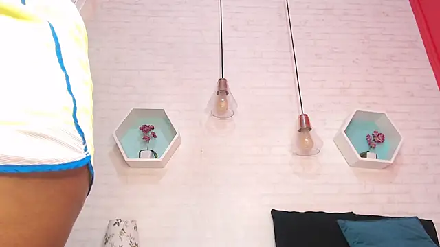 CharlotteBrownn2 online show from 04/09/26, 12:44