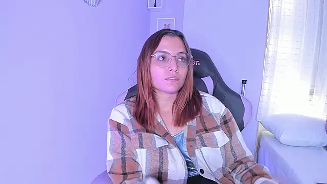 Snapshot of Littletammy4u chatting on 03/28/26, 04:13 Littletammy4u online show from 03/28/26, 04:13