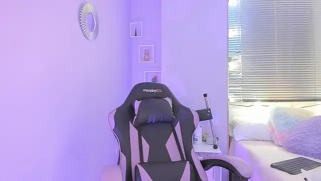 Snapshot of Littletammy4u chatting on 04/09/26, 11:38 Littletammy4u online show from 04/09/26, 11:38