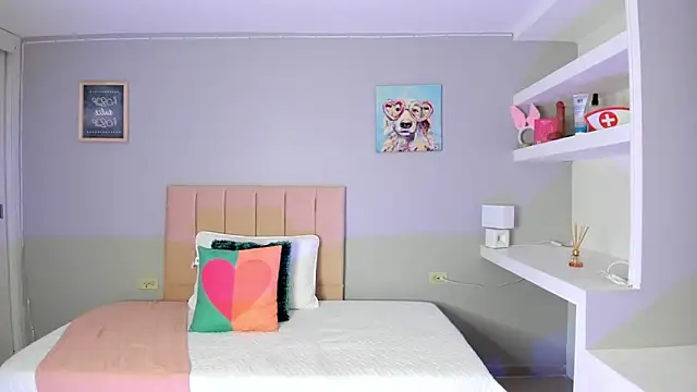 Violetta keller online show from 05/27/26, 12:56