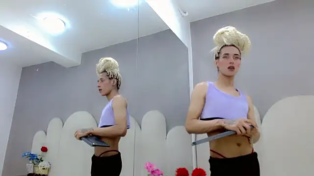 Snapshot of samantha_bliss24 chatting on 03/27/26, 07:04 samantha bliss24 online show from 03/27/26, 07:04