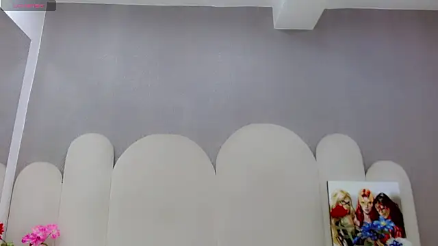 Snapshot of samantha_bliss24 chatting on 03/25/26, 07:02 samantha bliss24 online show from 03/25/26, 07:02