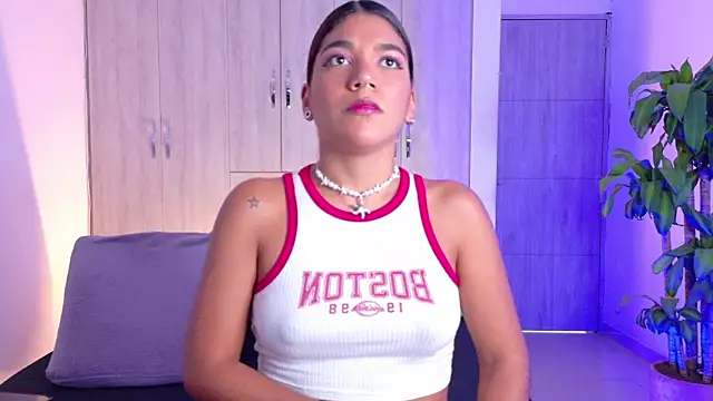 Snapshot of isabellahofmann chatting on 04/06/26, 10:22 isabellahofmann online show from 04/06/26, 10:22