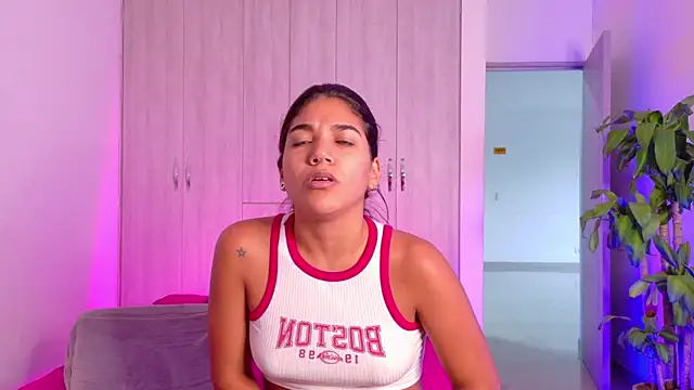 isabellahofmann online show from 04/15/26, 10:32