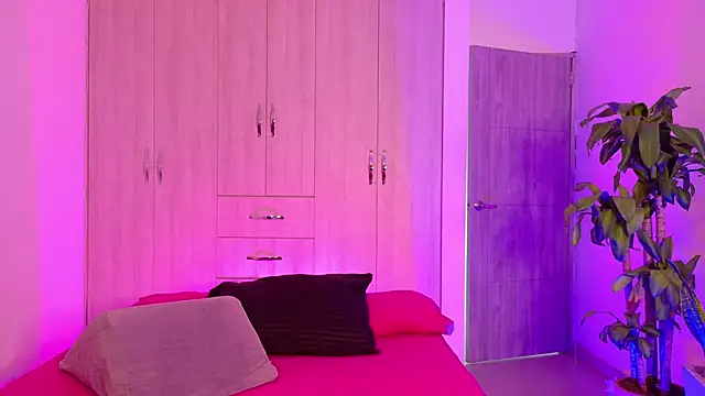 Snapshot of isabellahofmann chatting on 04/14/26, 10:26 isabellahofmann online show from 04/14/26, 10:26