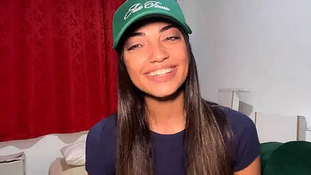 Snapshot of MarlysZlotnick chatting on 03/25/26, 05:34 MarlysZlotnick online show from 03/25/26, 05:34