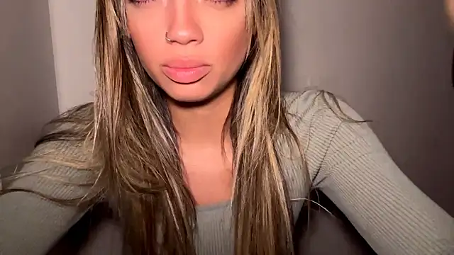 Snapshot of MarlysZlotnick chatting on 04/11/26, 10:19 MarlysZlotnick online show from 04/11/26, 10:19