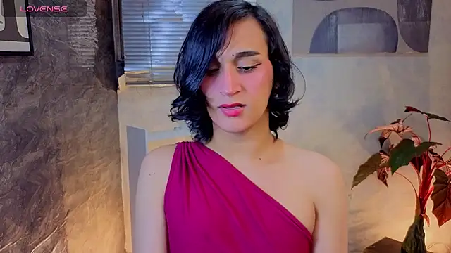 Zoee Kiss  online show from 05/03/26, 04:39