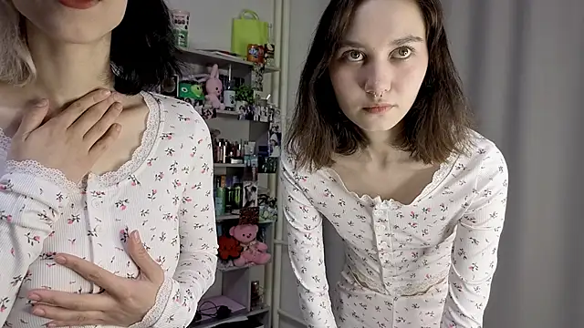 Snapshot of Layla_Muur chatting on 06/01/26, 03:11 Layla Muur online show from 06/01/26, 03:11