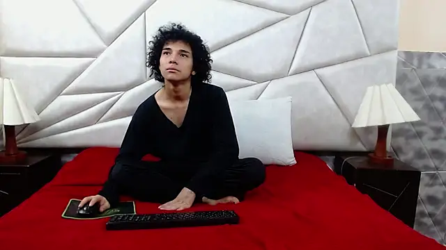 Snapshot of Nyx_and_Arian chatting on 04/12/26, 02:04 Nyx and Arian online show from 04/12/26, 02:04