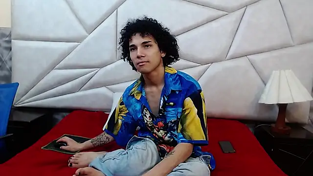 Snapshot of Nyx_and_Arian chatting on 04/10/26, 01:34 Nyx and Arian online show from 04/10/26, 01:34