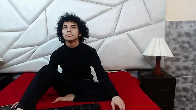 Snapshot of Nyx_and_Arian chatting on 04/11/26, 01:46 Nyx and Arian online show from 04/11/26, 01:46