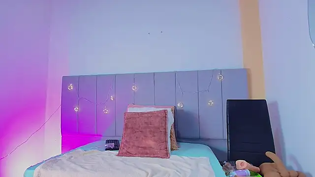 Snapshot of LiiaaGenner chatting on 04/10/26, 06:37 LiiaaGenner online show from 04/10/26, 06:37