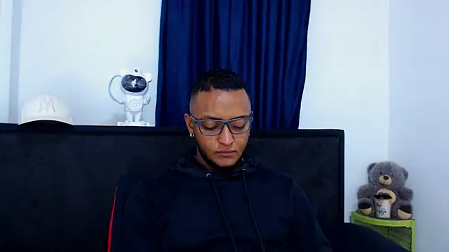 Snapshot of MascTyler chatting on 04/01/26, 11:12 MascTyler online show from 04/01/26, 11:12