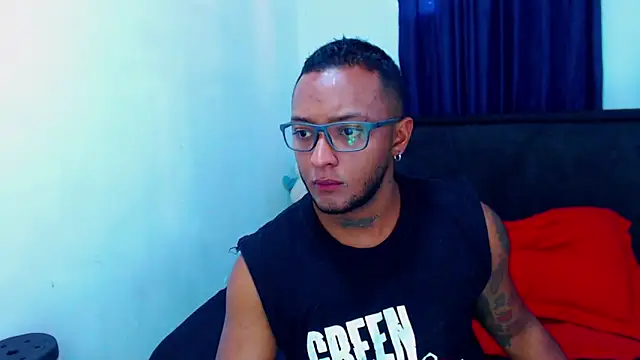 Snapshot of MascTyler chatting on 04/11/26, 08:23 MascTyler online show from 04/11/26, 08:23