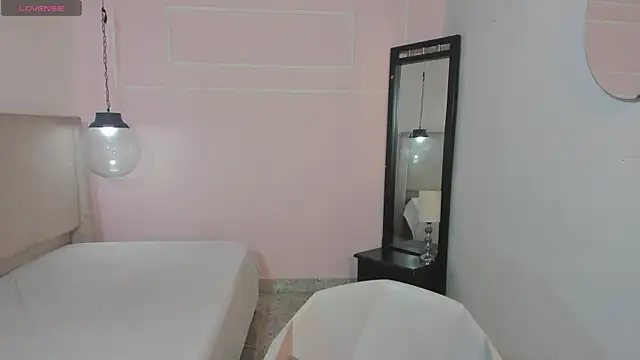 Snapshot of MilaHeat1 chatting on 04/12/26, 08:56 MilaHeat1 online show from 04/12/26, 08:56