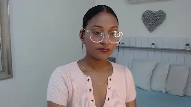 Snapshot of Rubi_Diamond_ chatting on 04/10/26, 07:54 Rubi Diamond online show from 04/10/26, 07:54