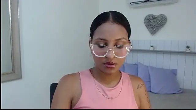 Snapshot of Rubi_Diamond_ chatting on 04/16/26, 07:58 Rubi Diamond online show from 04/16/26, 07:58