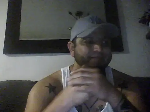 Snapshot of HOTB0Y18 chatting on 04/22/26, 07:15 HOTB0Y18 online show from 04/22/26, 07:15