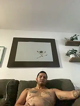 Snapshot of HOTB0Y18 chatting on 04/01/26, 02:03 HOTB0Y18 online show from 04/01/26, 02:03