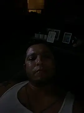 Snapshot of HOTB0Y18 chatting on 05/21/26, 07:06 HOTB0Y18 online show from 05/21/26, 07:06
