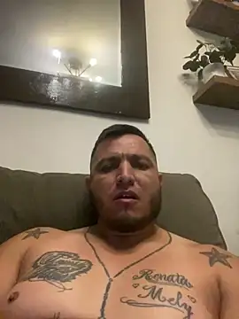 Snapshot of HOTB0Y18 chatting on 04/12/26, 10:51 HOTB0Y18 online show from 04/12/26, 10:51