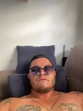 Snapshot of HOTB0Y18 chatting on 03/22/26, 11:17 HOTB0Y18 online show from 03/22/26, 11:17