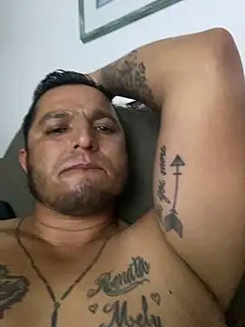 Snapshot of HOTB0Y18 chatting on 04/06/26, 09:21 HOTB0Y18 online show from 04/06/26, 09:21