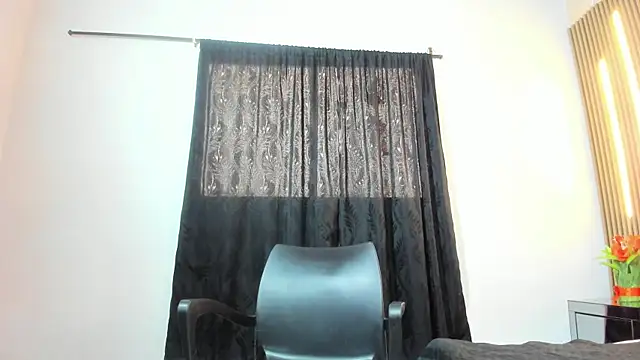 Lara Seduce online show from 04/22/26, 07:31