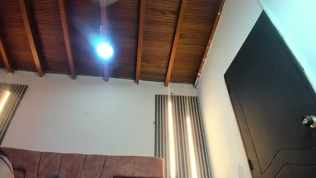Lara Seduce online show from 04/24/26, 07:49