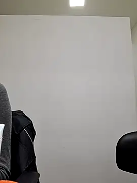 AlejoXMP2026 online show from 04/15/26, 03:16