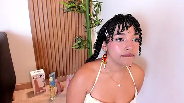 Snapshot of JazmyXXX chatting on 06/16/26, 07:47 JazmyXXX online show from 06/16/26, 07:47