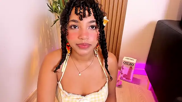 Snapshot of JazmyXXX chatting on 06/20/26, 08:36 JazmyXXX online show from 06/20/26, 08:36