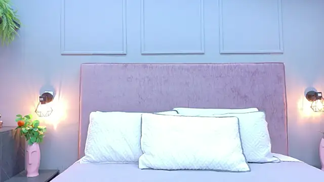 Snapshot of Ariana_Mold chatting on 03/21/26, 04:03 Ariana Mold online show from 03/21/26, 04:03