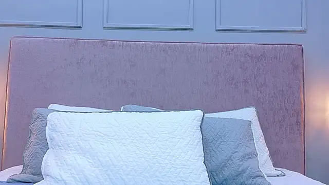 Snapshot of Ariana_Mold chatting on 04/09/26, 03:52 Ariana Mold online show from 04/09/26, 03:52