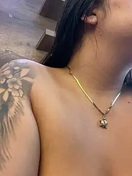 emiiross online show from 04/11/26, 06:22