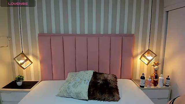 Snapshot of LIZZY_VALL chatting on 04/08/26, 07:15 LIZZY VALL online show from 04/08/26, 07:15