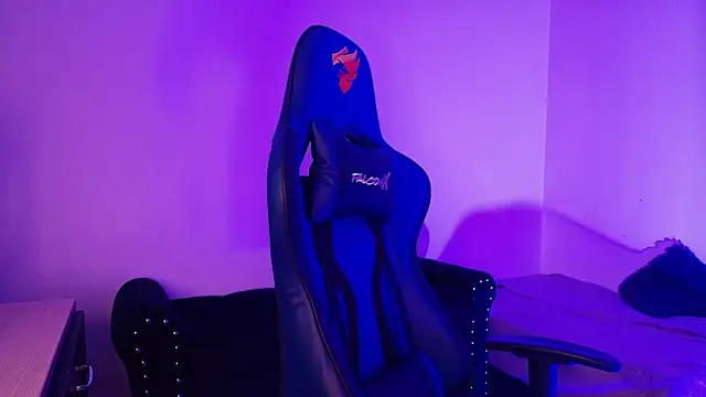 Nicolwhitee online show from 05/09/26, 12:19
