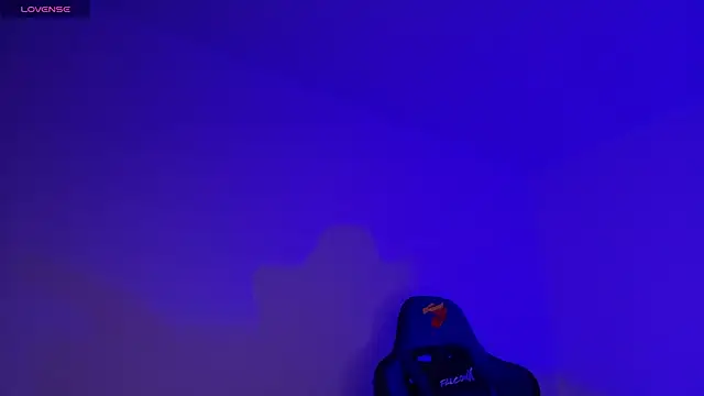 Snapshot of Nicolwhitee chatting on 03/28/26, 12:06 Nicolwhitee online show from 03/28/26, 12:06