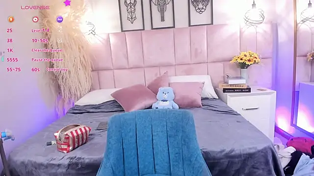 Snapshot of Honney_Taylor chatting on 04/10/26, 08:27 Honney Taylor online show from 04/10/26, 08:27