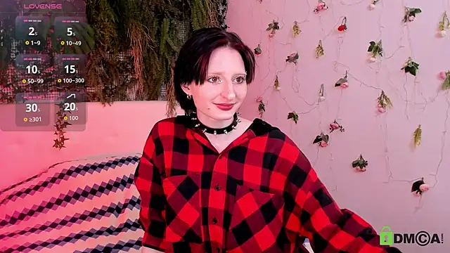 Snapshot of Kira__Cutie chatting on 06/11/26, 08:17 Kira Cutie online show from 06/11/26, 08:17