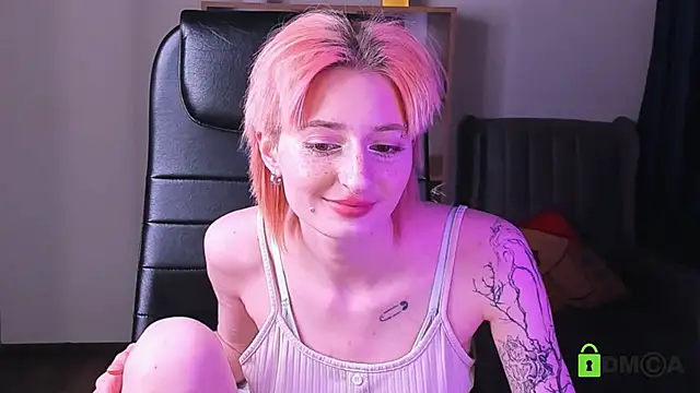 Kira  Cutie online show from 04/21/26, 09:10