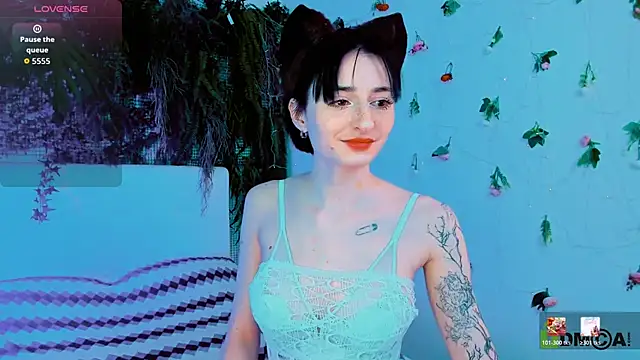 Snapshot of Kira__Cutie chatting on 05/23/26, 10:20 Kira Cutie online show from 05/23/26, 10:20