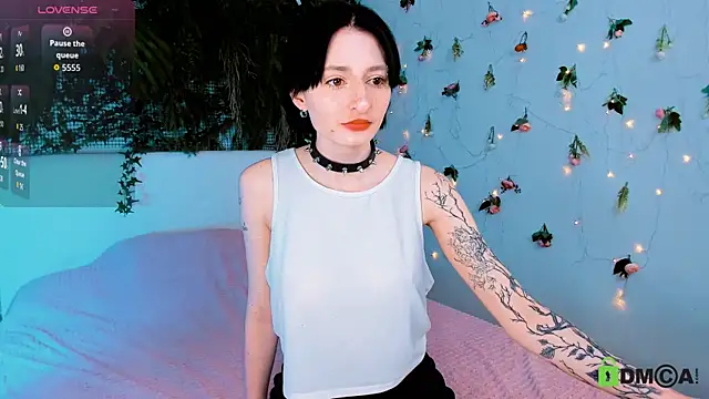 Snapshot of Kira__Cutie chatting on 06/04/26, 09:52 Kira Cutie online show from 06/04/26, 09:52