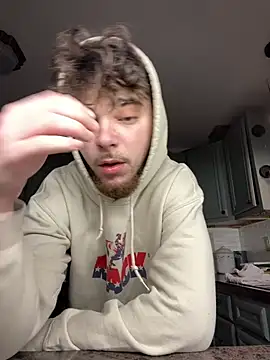 Snapshot of dommydom7177 chatting on 04/10/26, 10:44 dommydom7177 online show from 04/10/26, 10:44