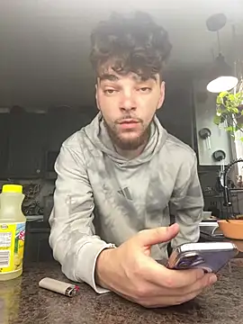 Snapshot of dommydom7177 chatting on 04/13/26, 01:26 dommydom7177 online show from 04/13/26, 01:26