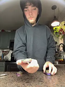 Snapshot of dommydom7177 chatting on 04/12/26, 09:23 dommydom7177 online show from 04/12/26, 09:23