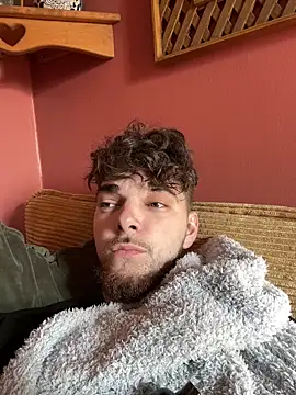 Snapshot of dommydom7177 chatting on 04/11/26, 12:31 dommydom7177 online show from 04/11/26, 12:31