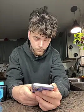 Snapshot of dommydom7177 chatting on 04/14/26, 10:42 dommydom7177 online show from 04/14/26, 10:42